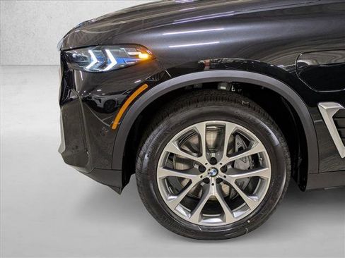 New 2026 BMW X5 xDrive50e image 10