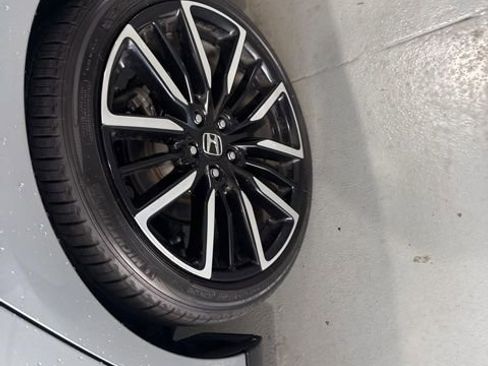 Used 2024 Honda Accord Touring image 12