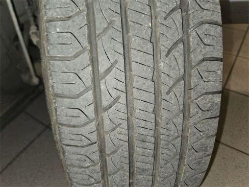 Used 2018 Chrysler Pacifica Touring Plus w/ Tire & Wheel Group image 26