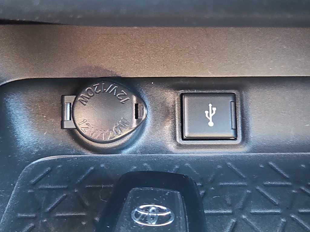 Used 2020 Toyota RAV4 XLE Premium AWD/4WD image 16