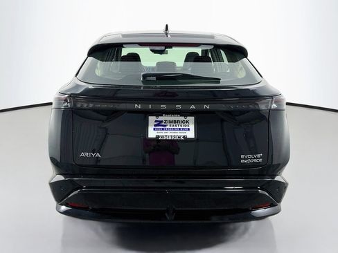 Used 2023 Nissan Ariya AWD image 7