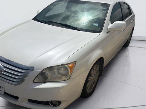 Used 2010 Toyota Avalon Limited FWD image 1