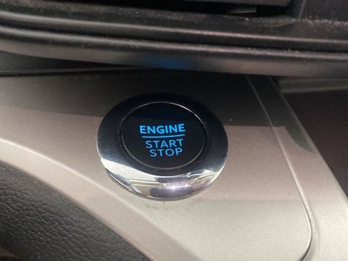 Used 2022 Ford Explorer XLT image 8