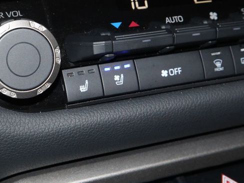 Used 2022 Toyota Tundra Limited w/ TRD Off-Road Package image 31