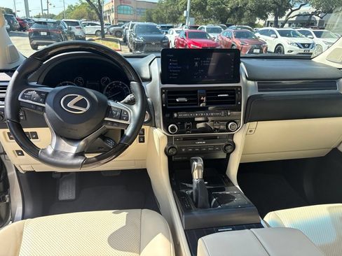 Used 2023 Lexus GX 460 Luxury w/ Accessory Package AWD/4WD image 18