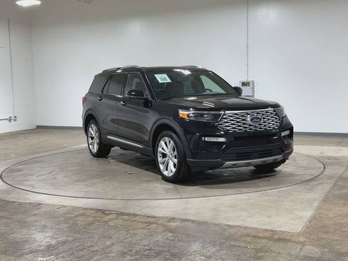 Used 2022 Ford Explorer Platinum w/ Equipment Group 601A AWD/4WD image 3