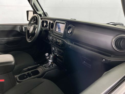 Used 2023 Jeep Gladiator Sport AWD/4WD image 27