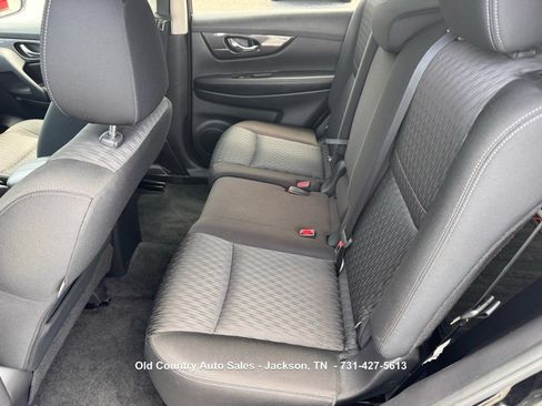 Used 2019 Nissan Rogue SV w/ Premium Package FWD image 12