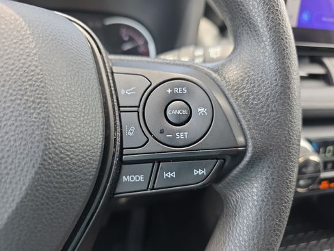 Used 2024 Toyota RAV4 XLE AWD/4WD image 20