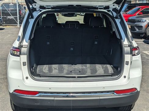 Certified 2022 Jeep Grand Cherokee Limited image 27