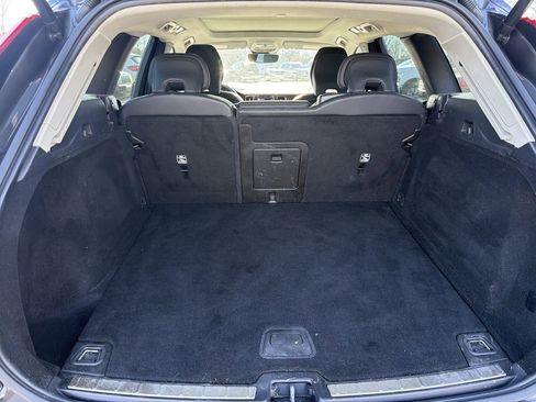 Used 2023 Volvo XC60 B5 Plus FWD image 15
