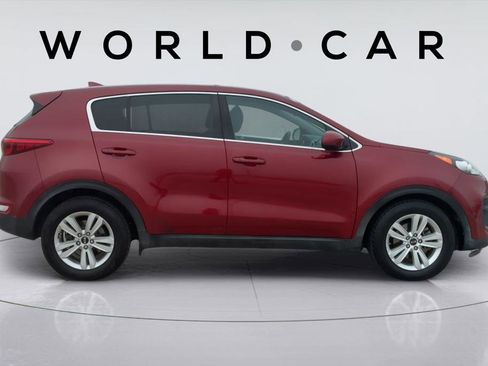 Used 2017 Kia Sportage LX FWD image 2