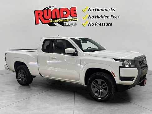 Used 2025 Nissan Frontier SV AWD/4WD image 8