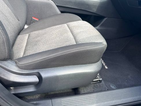 Certified 2025 Nissan Rogue SV FWD image 41