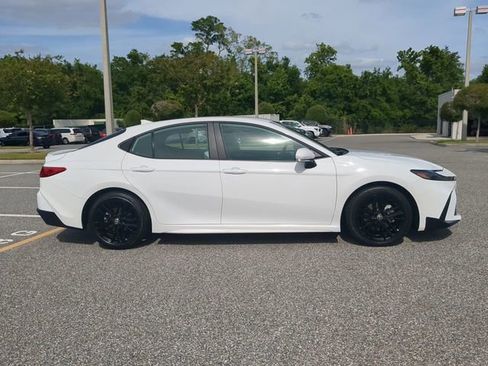 Certified 2025 Toyota Camry SE image 3