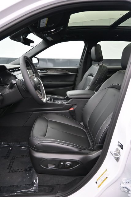 New 2027 Jeep Grand Cherokee Limited AWD/4WD image 10