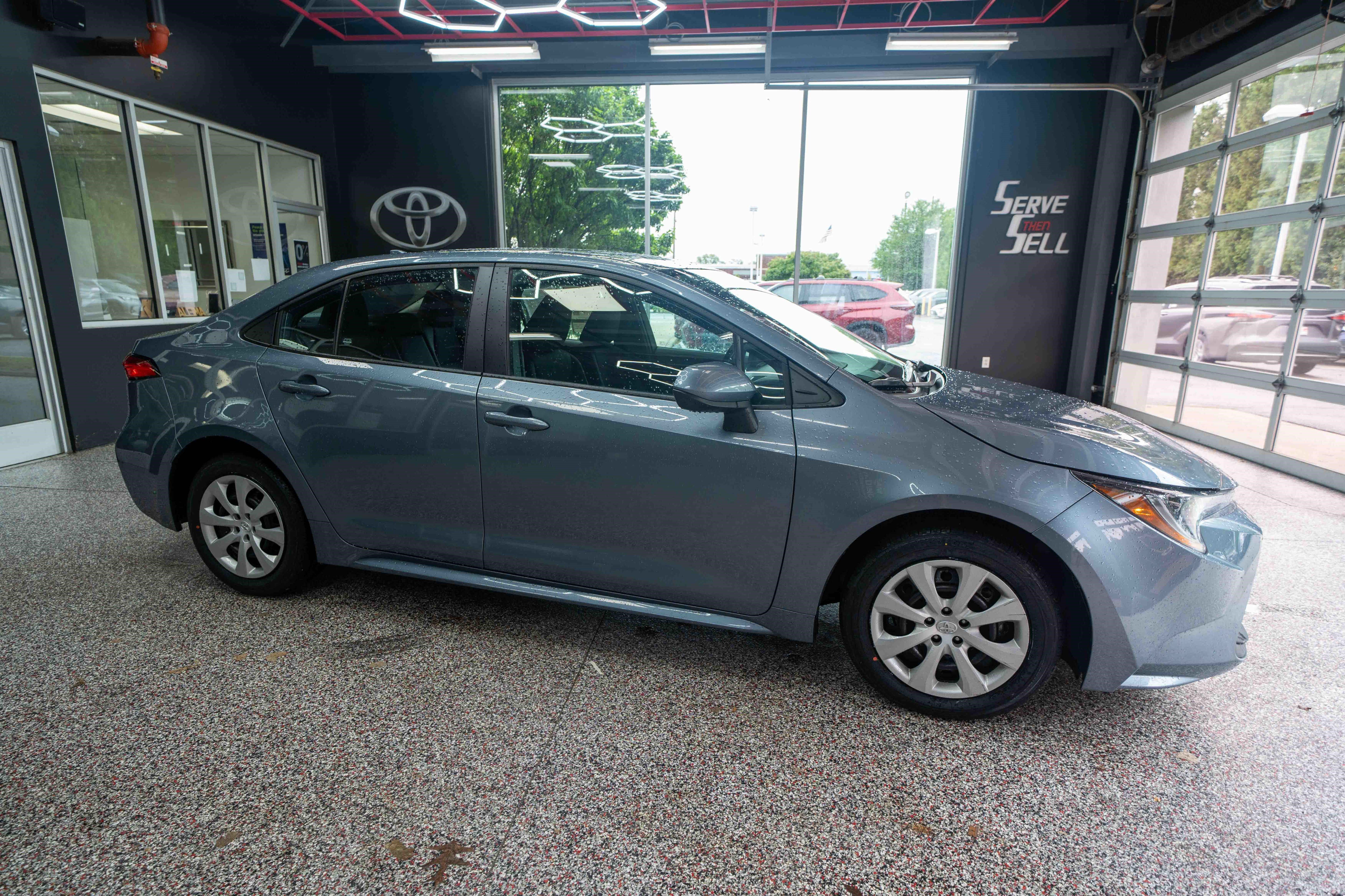 Used 2024 Toyota Corolla LE FWD image 5