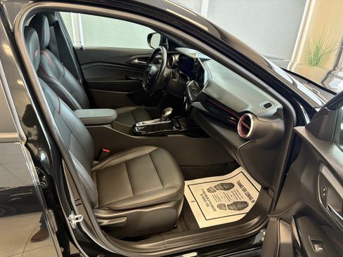 Used 2024 Chevrolet Trax RS w/ Sunroof Package image 6