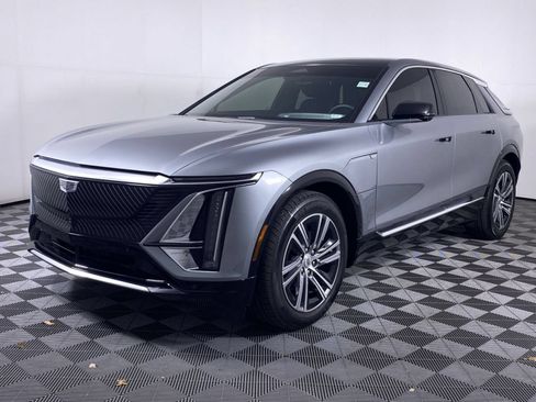 Certified 2024 Cadillac Lyriq Luxury AWD/4WD image 17