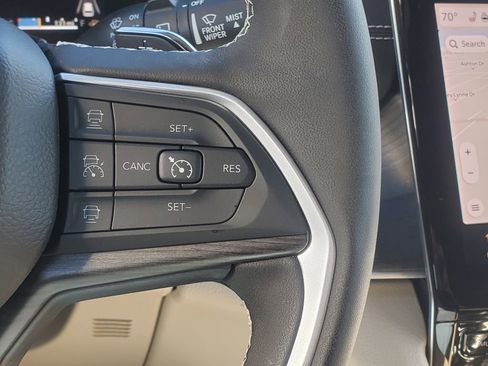 Used 2024 Jeep Grand Cherokee Limited image 20