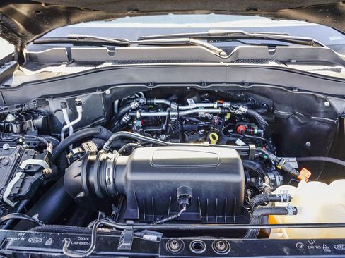 Certified 2023 Ford Explorer XLT w/ Equipment Group 202A image 27