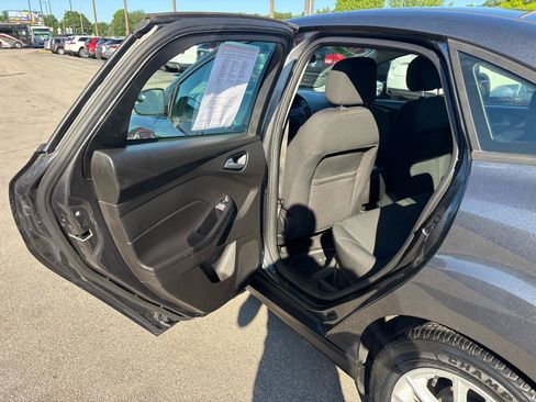 Used 2015 Ford Focus SE FWD image 13
