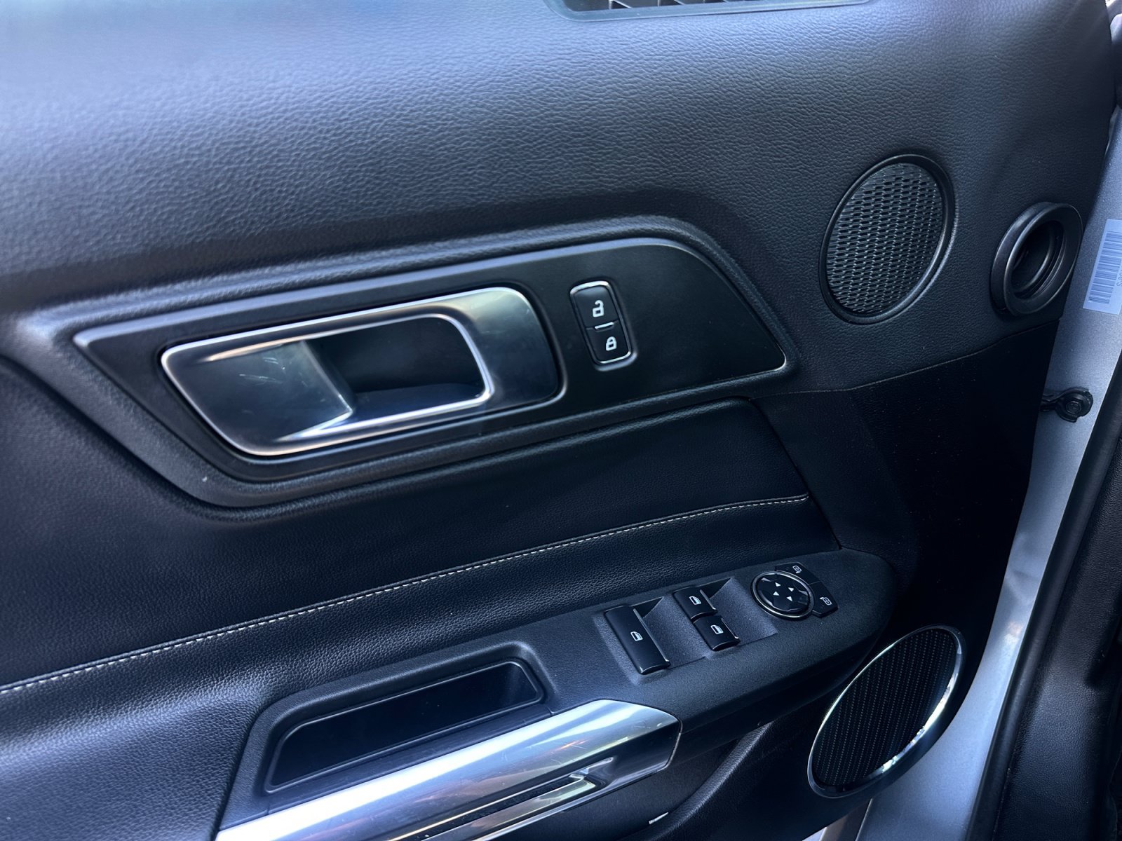 Used 2022 Ford Mustang Premium RWD image 16
