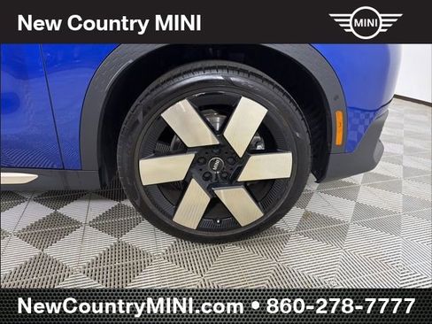 Certified 2025 MINI Cooper Countryman S AWD/4WD image 9