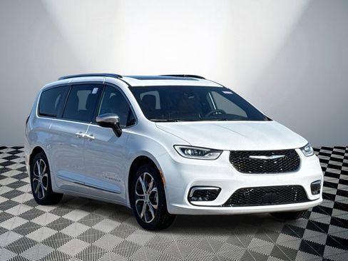 New 2026 Chrysler Pacifica Pinnacle FWD image 4