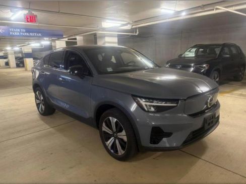 Used 2023 Volvo C40 Recharge Core w/ Climate Package AWD/4WD image 10