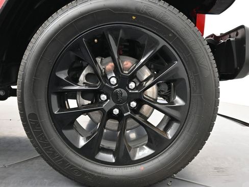 Used 2021 Jeep Wrangler Unlimited Sahara w/ Cold Weather Group image 11