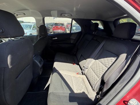 Used 2018 Chevrolet Equinox LT image 25