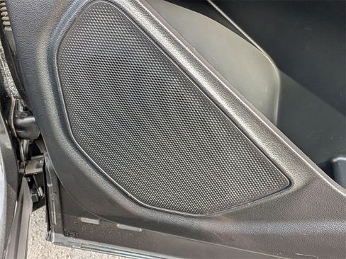 Used 2020 Ford Explorer Limited image 13