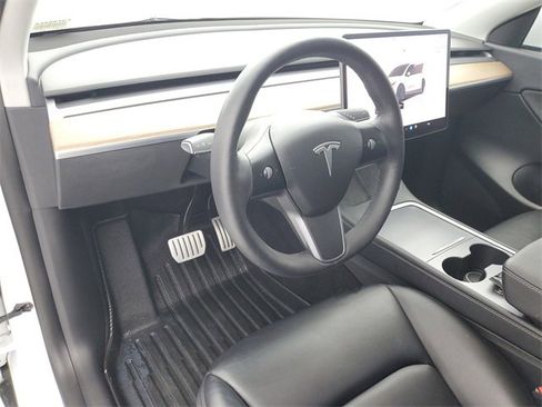 Used 2022 Tesla Model Y Performance image 18