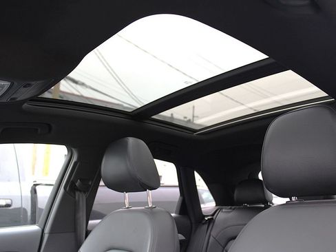 Used 2018 Audi Q3 2.0T Premium AWD/4WD image 7