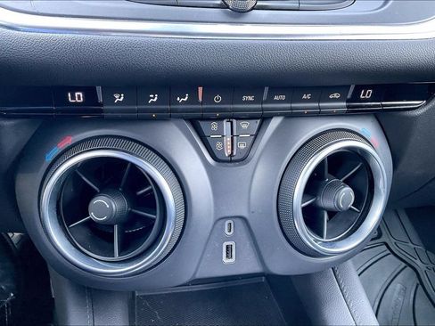 Used 2021 Chevrolet Blazer LT w/ Midnight/Sport Edition FWD image 17