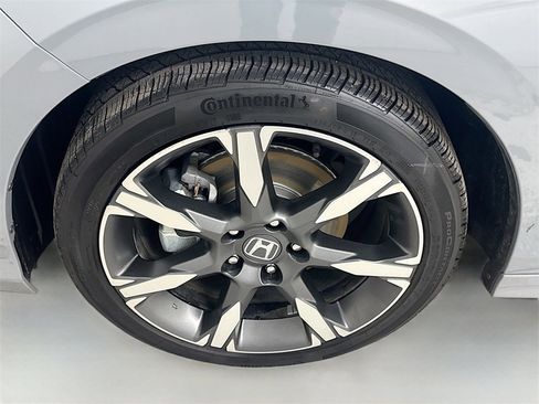 Certified 2025 Honda Civic Sport Touring image 29