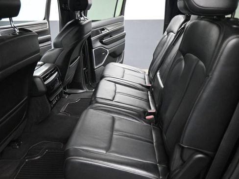 Used 2024 Jeep Wagoneer Series II w/ Flexible Seating Group RWD image 17