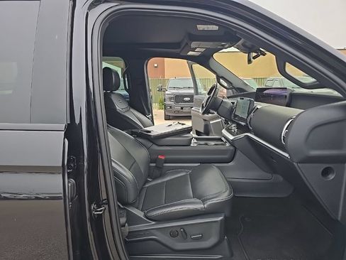 Used 2025 Ford Expedition Max Platinum w/ Stealth Appearance Package AWD/4WD image 21