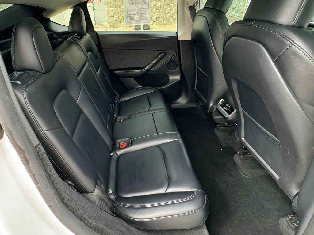Used 2023 Tesla Model Y Long Range AWD/4WD image 34