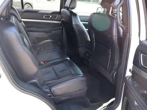 Used 2018 Ford Explorer XLT w/ Equipment Group 202A AWD/4WD image 10