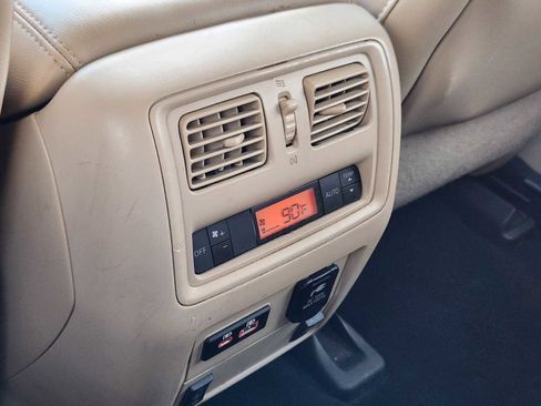 Used 2020 Nissan Pathfinder Platinum image 30