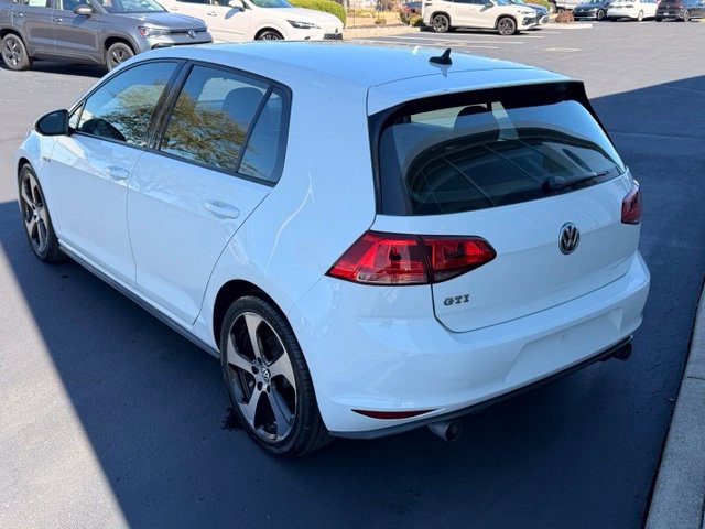Used 2017 Volkswagen Golf 4-Door FWD image 2