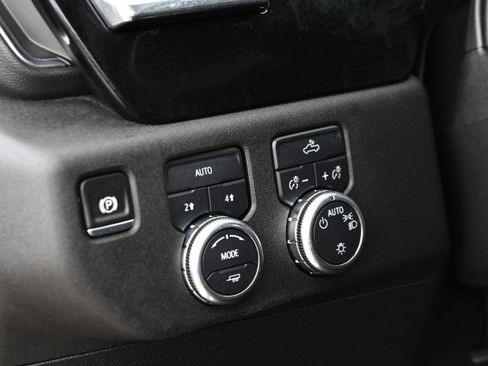 Used 2024 GMC Sierra 1500 SLE w/ Preferred Package image 28