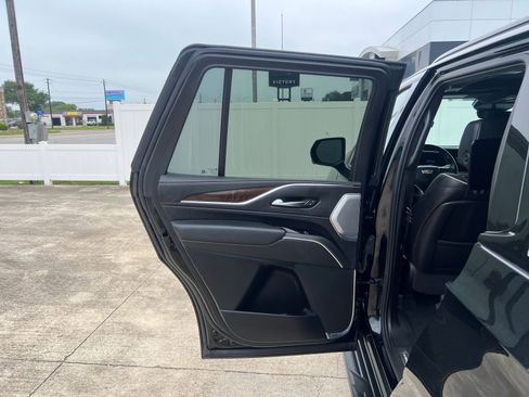Used 2021 Cadillac Escalade Sport Platinum RWD image 16