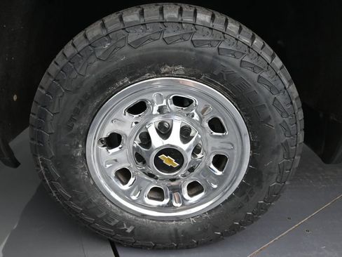 Used 2022 Chevrolet Silverado 2500 W/T AWD/4WD image 17