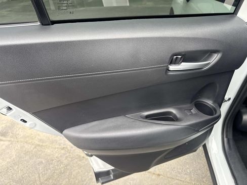 Used 2024 Toyota Corolla Cross XLE w/ Convenience Package FWD image 20