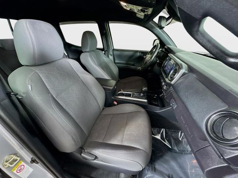 Used 2019 Toyota Tacoma TRD Off-Road w/ Technology Package image 25