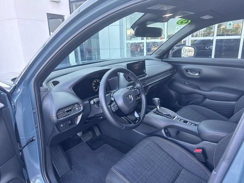 Used 2025 Honda HR-V Sport image 9