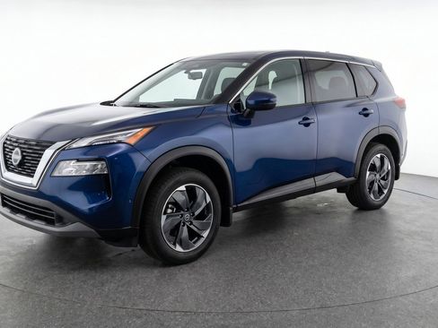 Used 2025 Nissan Rogue SV AWD/4WD image 3